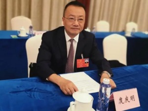 全国人大代表庹庆明：建议将春节法定假期增加2天，形成9天长假！曾建议“国家提倡夫妻生三胎”