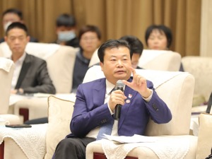 全国人大代表、广药集团董事长李楚源：鼓励开展中西医并重的辅助生殖治疗方案，加强不孕不育的医疗保障