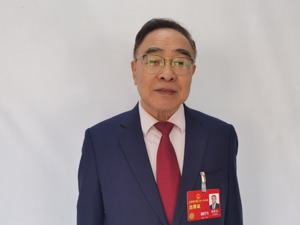 全国人大代表张伯礼：用AI技术改造医药传统产业 加速提升中药制备装备研究水平