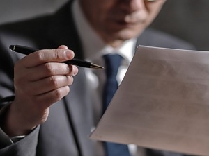 连续“20cm涨停” 容大感光收关注函：是否具备光刻胶生产核心技术、是否炒作股价