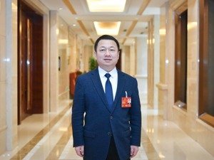 两会专访丨亿华通张国强：2025年氢燃料电池车成本将与纯电车相当，保有量或达10万辆