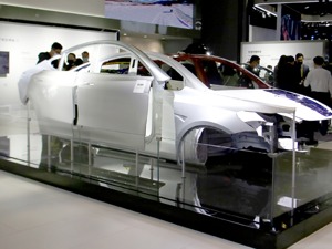 一体化压铸工艺遭质疑 Model Y剐蹭相当于换车？