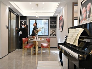 样板间家具什么尺寸都能定制 楼盘展示效果靠“非正常”家居？