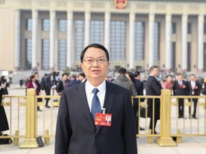 全国人大代表、五粮液集团（股份）董事长曾从钦：白酒是永恒的朝阳产业 高质量发展是首要任务