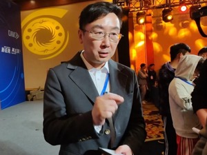 导演陆川：AI用15秒生成的海报，比专业公司一个月做得还好