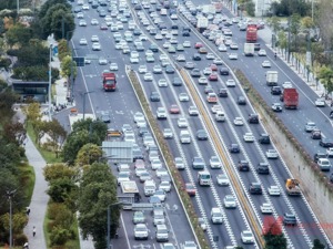 放大招了！27万元的车，直接优惠10万元！奔驰有车型最高降20万