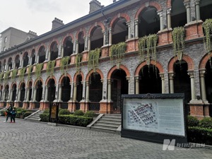 大反转？谢娜张杰因名誉权、隐私权纠纷起诉房产中介，原爆料帖还在，账号继续更新