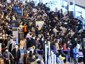史上最大降幅！日本人口去年自然减少逾73万，连减12年，社会保障系统恐处崩溃边缘