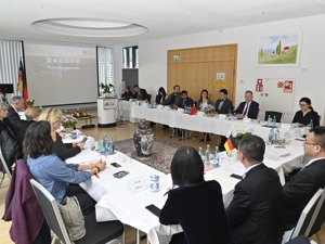 共商合作 成都高新区投资说明交流会在德国海德堡举行