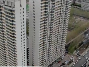 31层高楼房裂缝还在增加！实探承重墙被砸居民楼，住户：干一辈子就弄这一套房！200多户人1.6亿损失谁来赔？