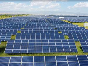 光伏行业2022年维持高景气度：上游成为最大赢家  通威股份、隆基绿能营收破千亿