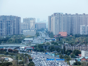 前四个月国内汽车产销同比转正：促销潮影响仍在，新能源车和出口成双动能