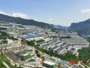 走进酱酒核心产区 | 行业调整期，酒企“乘风破浪”——忙扩产、抓动销、降库存