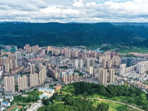 上千个县城人口流失，如何走差异化发展之路？