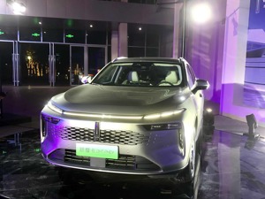 23.18万起售！魏牌新摩卡价格下沉，混动车市内卷加剧