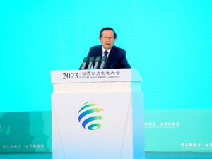如何应对电池原材料价格波动等问题？中国科学技术协会主席万钢：要加快上游矿产资源开发，建立关键原材料资源保障体系