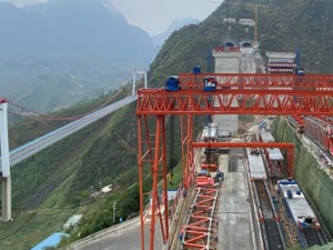 实探“世界桥梁博物馆”贵州：建桥让两岸1小时路程缩短至1分钟，超级大桥成“网红打卡地”