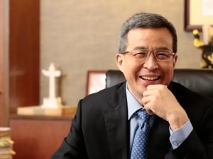 “中国巴菲特”将被前妻分走一半股权！伪造协议、抢保险箱……13年“离婚大戏”迎来终章