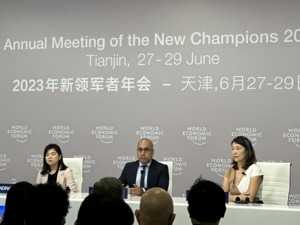 直击夏季达沃斯 | 贝鲁特美国大学电气与计算机工程副教授Joseph Costantine：生成式AI在不同应用中已有积极成果