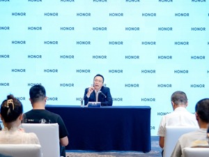 荣耀CEO赵明：将把AI大模型引入终端  已在跟互联网公司接触