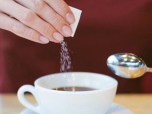 风波中的阿斯巴甜：被替代趋势已现，谁将是最大赢家？多家上市公司称是否利好其他代糖还“不好说”