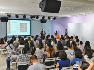 “流浪图书馆”正式启幕 搭建川以文化交流桥梁
