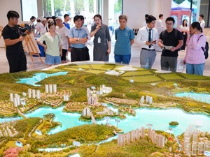 A股房企半年考：8家预亏超10亿元，6家扭亏为盈