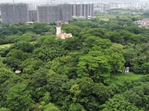 广州市区荒废十余年的主题乐园变宅地，周边房价最高已达10万/平