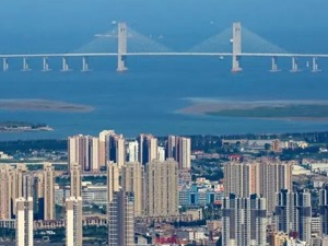 争夺“民营经济第一城”，这座万亿城市靠什么？