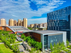 助力体育产业 营造运动场景 看大运场馆里的“青白江造”
