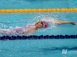 柳雅欣大运会女子200米仰泳摘金， “告诉自己可以，拼尽全力去冲”