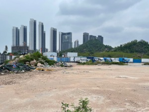 原开发商700亿预期、300亿脱手，深圳打新“天花板”楼盘豪掷4800万求设计，周边有二手房业主报价约27万/平
