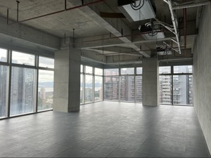 天亿马八折“抄底”深圳写字楼  记者实探：为毛坯空置房，低价为协商所得