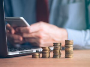 A股“回购潮”蔓延！首家券业回购计划要来了，回购资金或达3亿元