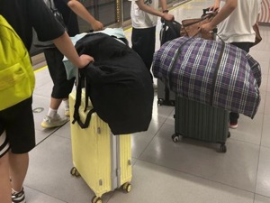 指定酒店168元一晚、安置费200元一人……暑期打工，从出发到进厂，可能会遇上多少“套路”？