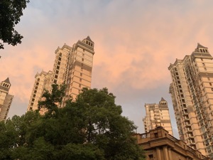 “金九银十”前夜，楼市罕见超预期利好，但专家认为北京、上海暂难落地…