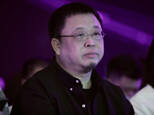罗永浩遭紫辉创投创始人郑刚“二轰”，交个朋友需要“背锅”吗？