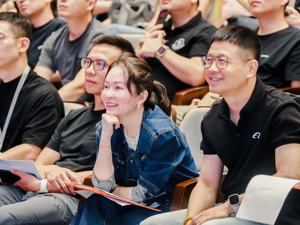 当客户尖锐吐槽淘宝 戴珊如何接招？