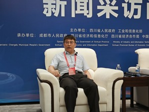 国际信息显示学会中国区总裁严群：延续OLED先发优势 成渝地区应加强“招商引智”