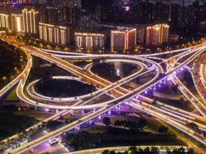 被贴“土味”标签，这个省会决心逆袭