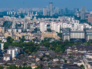 冲万亿，江苏“中心”城市不想再慢了