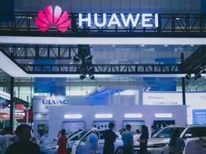 华为汽车业务人事再调整：余承东任车BU董事长 光产品线总裁靳玉志接任CEO