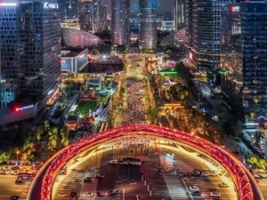 成都高新区千架无人机点亮中秋夜