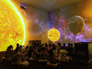 5天1万人次！四光年外藏匿的“三体文明”奔赴成都开展，成顶流打卡地