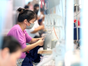 最高法：严厉打击诋毁、贬损和丑化民营企业和企业家等行为 专家：通过法律手段保障，让民营企业家吃定心丸