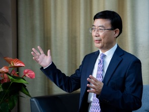 专访董事长·川大校友说 | 海创药业董事长陈元伟：为导师寻药萌发做药“初衷” 首个原创新药临近商业化