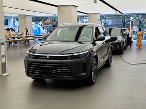 问界新M7大定数量超预期 华为汽车商业模式“渐入佳境”，如何把握投资机会？
