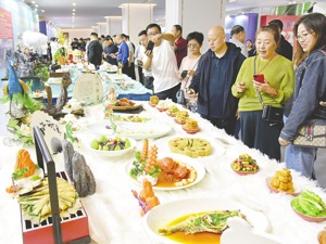 专访中国人民大学中国经济改革与发展研究院教授张杰：无需放大储蓄效应影响 预计四季度消费增速将在6.5%以上