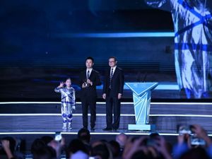继刘慈欣、郝景芳后，海漄成为第三位获得雨果奖的中国科幻作家 