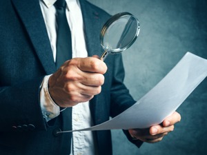 股价创五年新高后遭立案   文一科技突然计提资产减值，上半年转亏0.99亿元